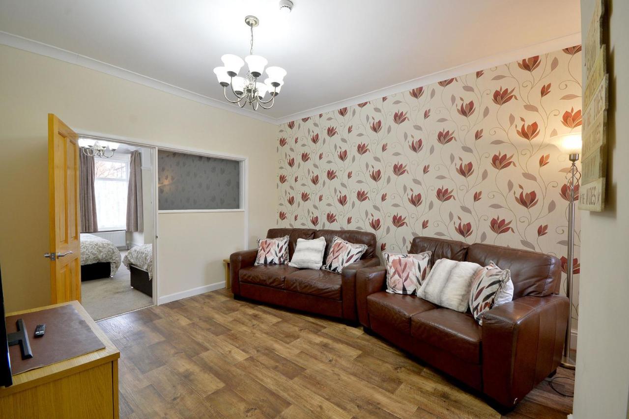 Ground Floor Apartment Up To 6 Guests With Games Chill Out Room Scarborough Exterior foto